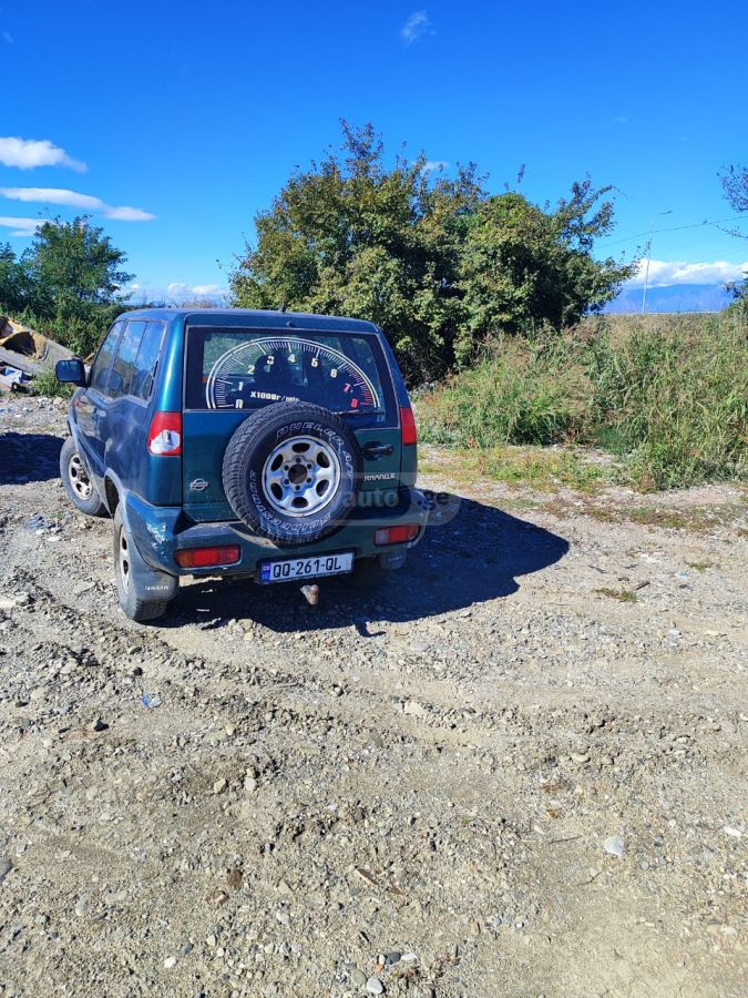 Nissan Terrano 1996 — photo 2