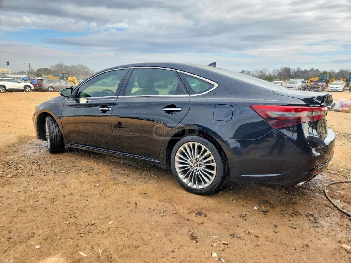 Toyota Avalon 2018 — photo 2