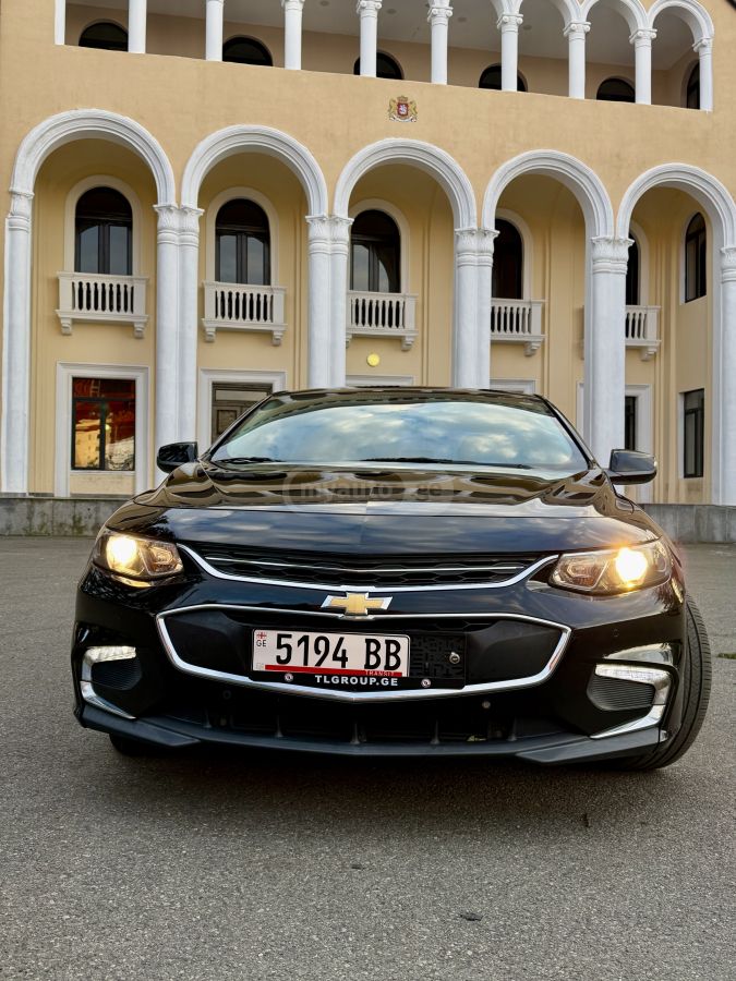 Chevrolet Malibu 2017 — photo 2
