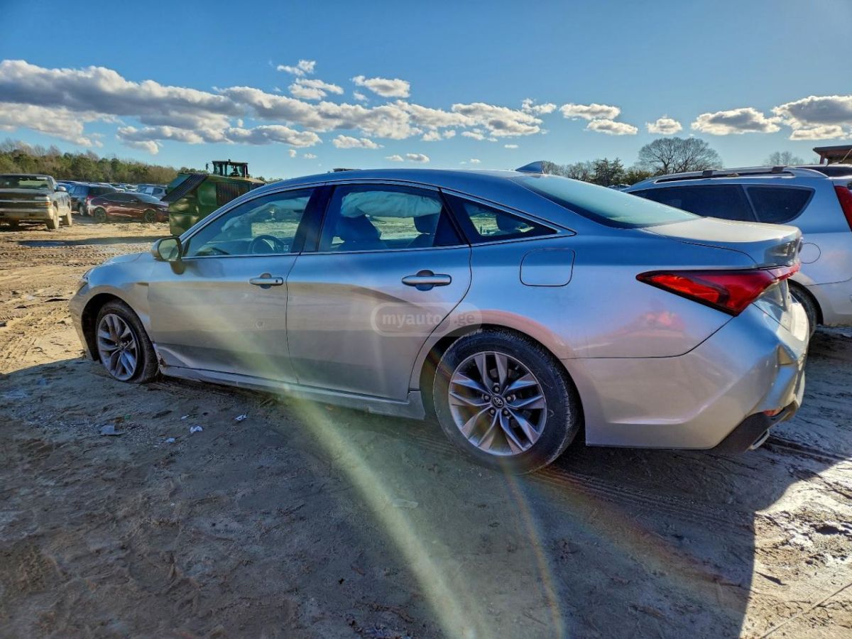 Toyota Avalon 2019 — photo 2