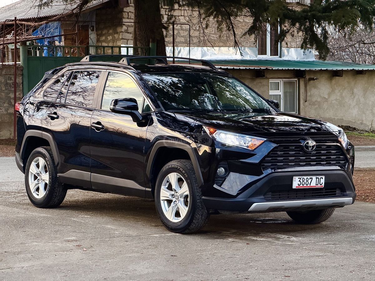 Toyota RAV4 2021 — photo 2
