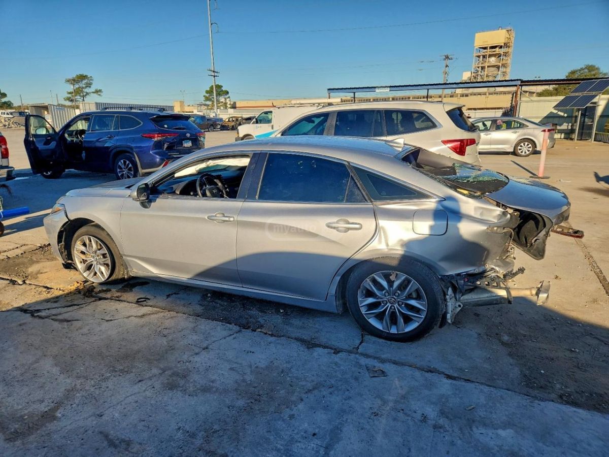 Toyota Avalon 2019 — photo 2