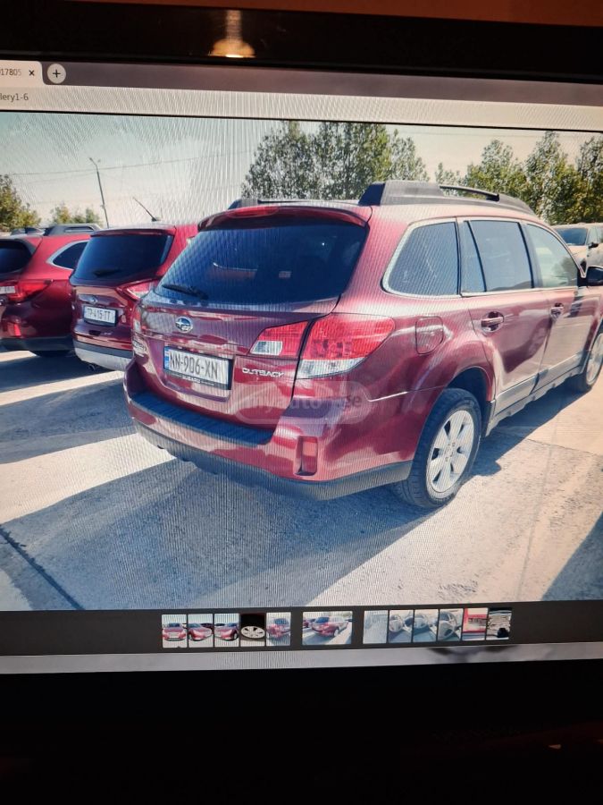 Subaru Outback 2011 — photo 2
