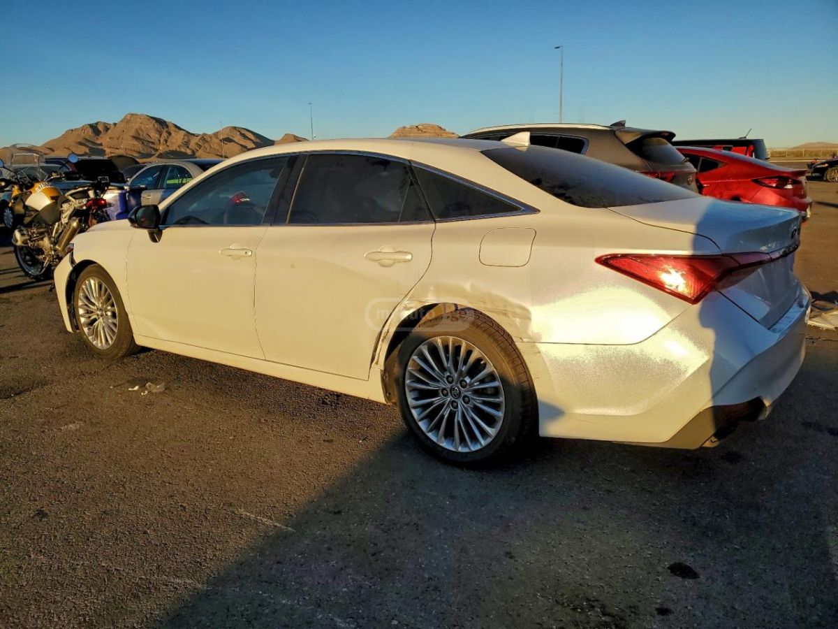 Toyota Avalon 2019 — photo 2