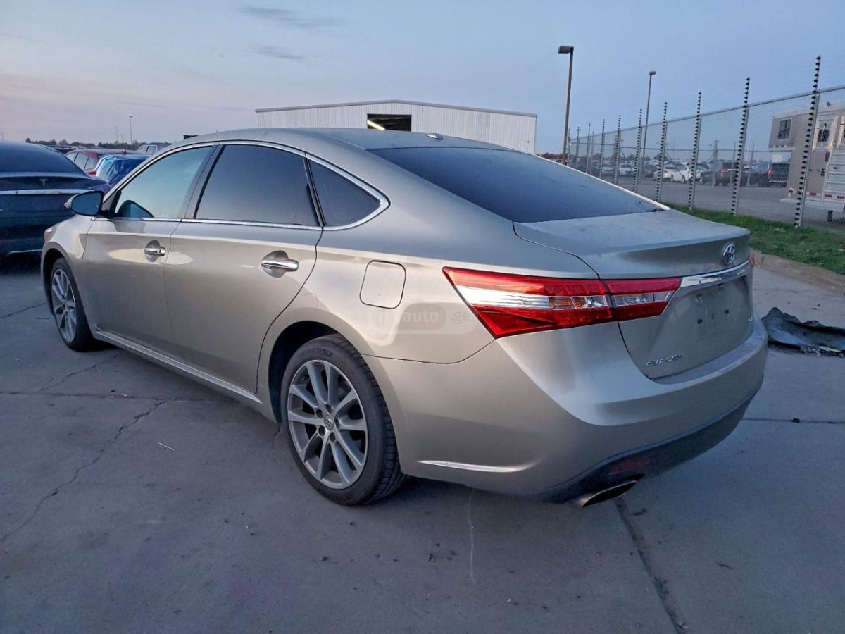 Toyota Avalon 2015 — photo 2