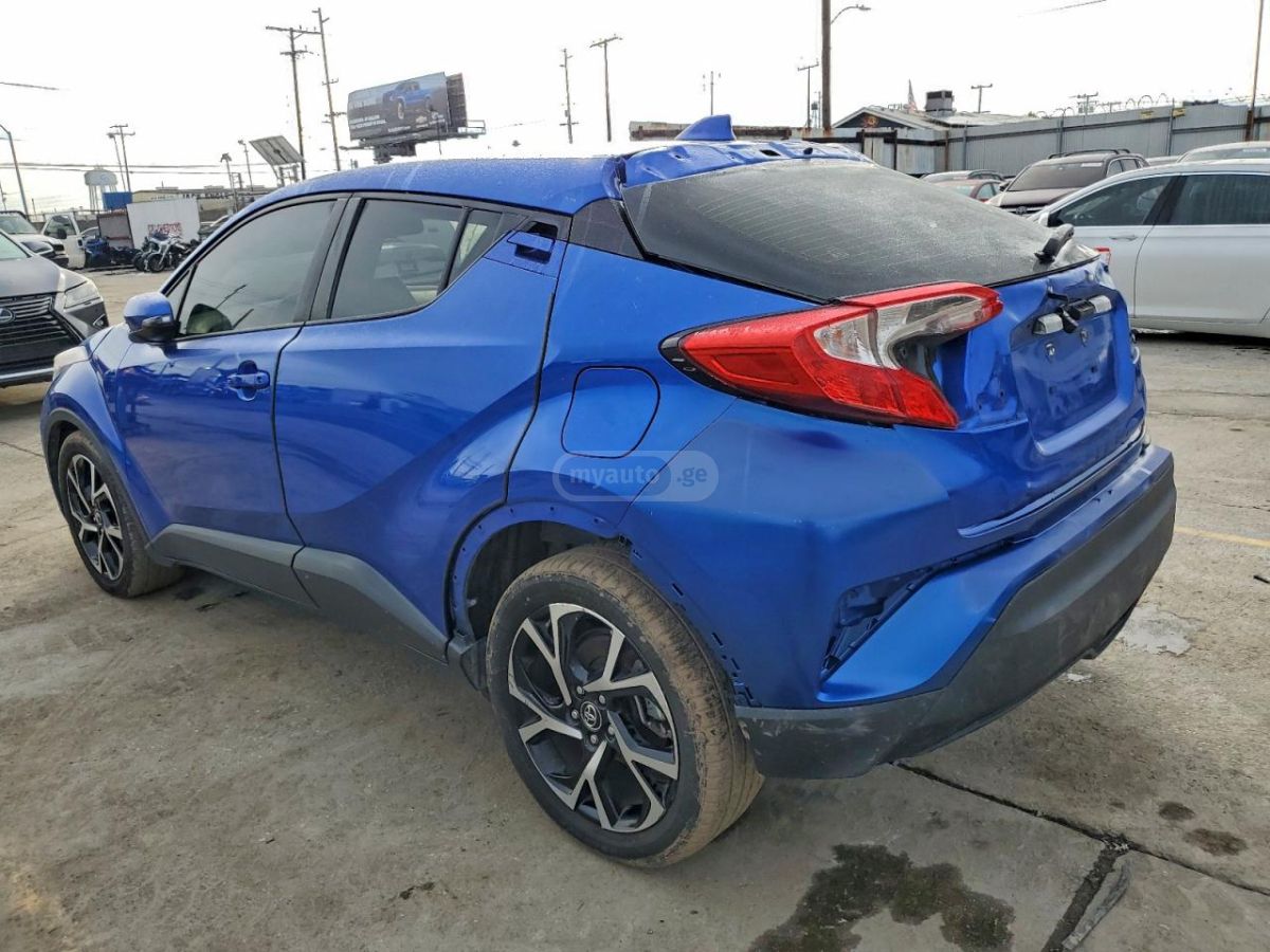 Toyota C-HR 2019 — photo 2