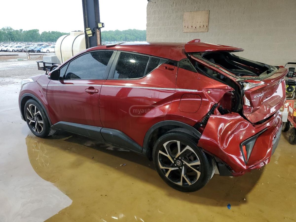Toyota C-HR 2018 — photo 2