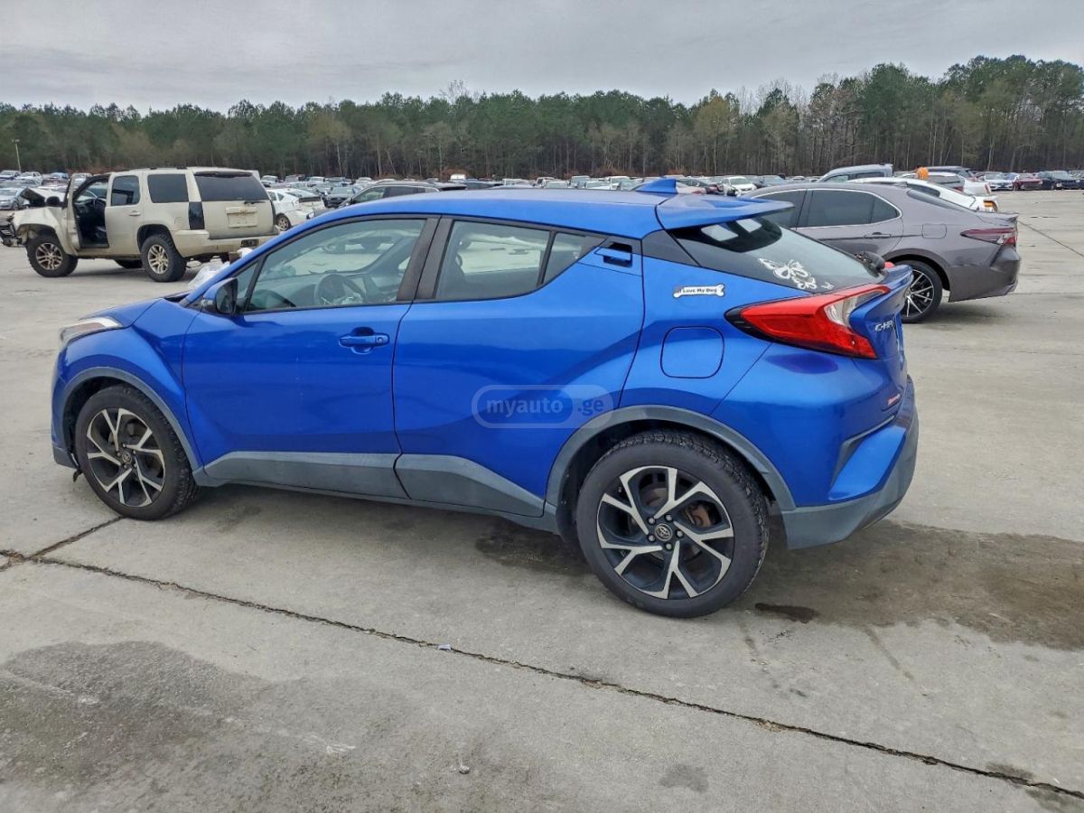 Toyota C-HR 2018 — photo 2