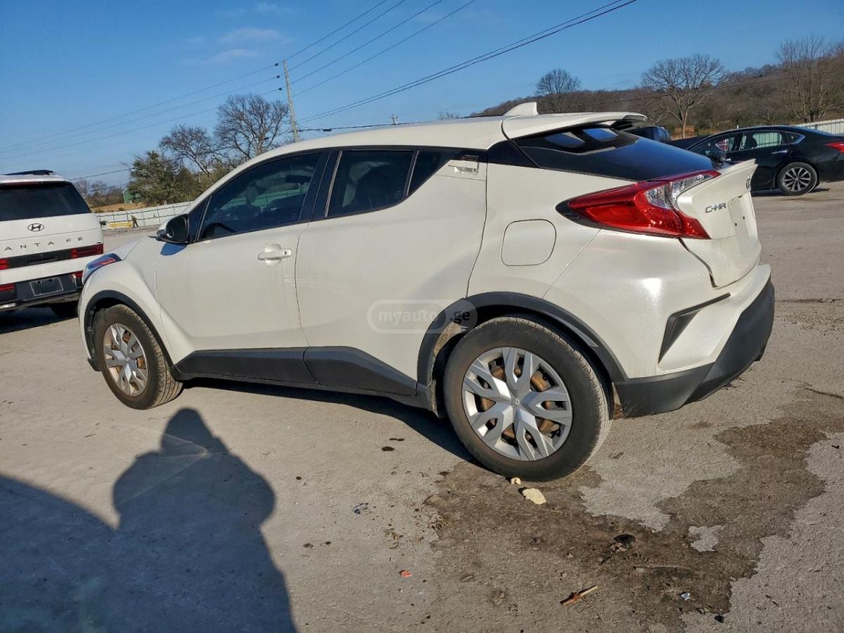 Toyota CHR 2020 — photo 2