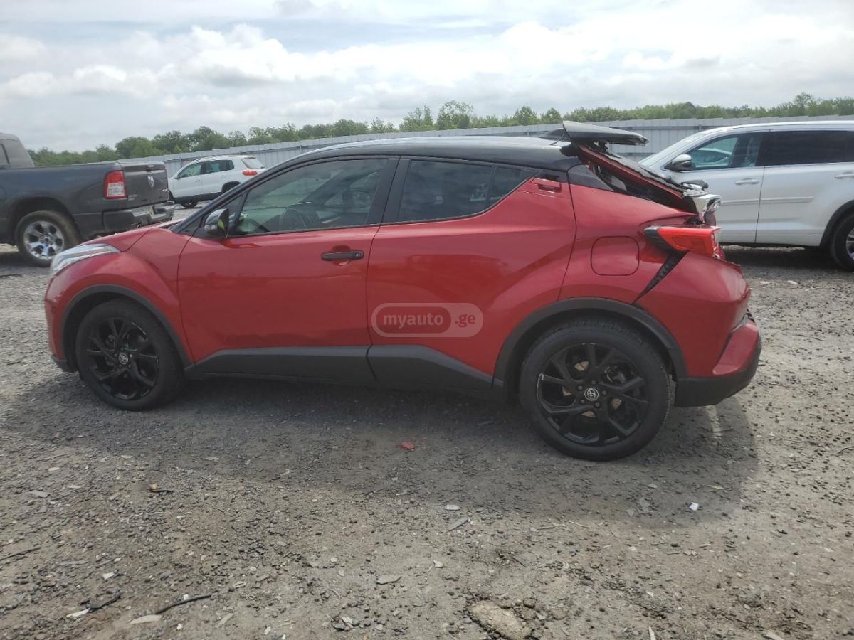 Toyota C-HR 2021 — photo 2