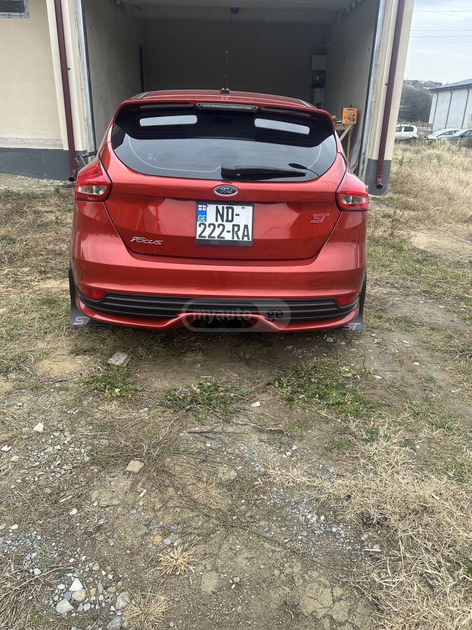 Ford Focus 2018 — photo 2