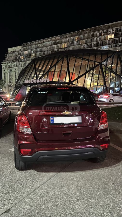 Chevrolet Trax 2017 — photo 2