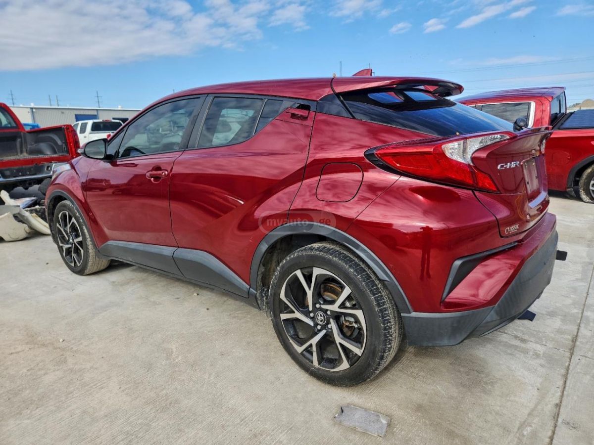 Toyota C-HR 2018 — photo 2