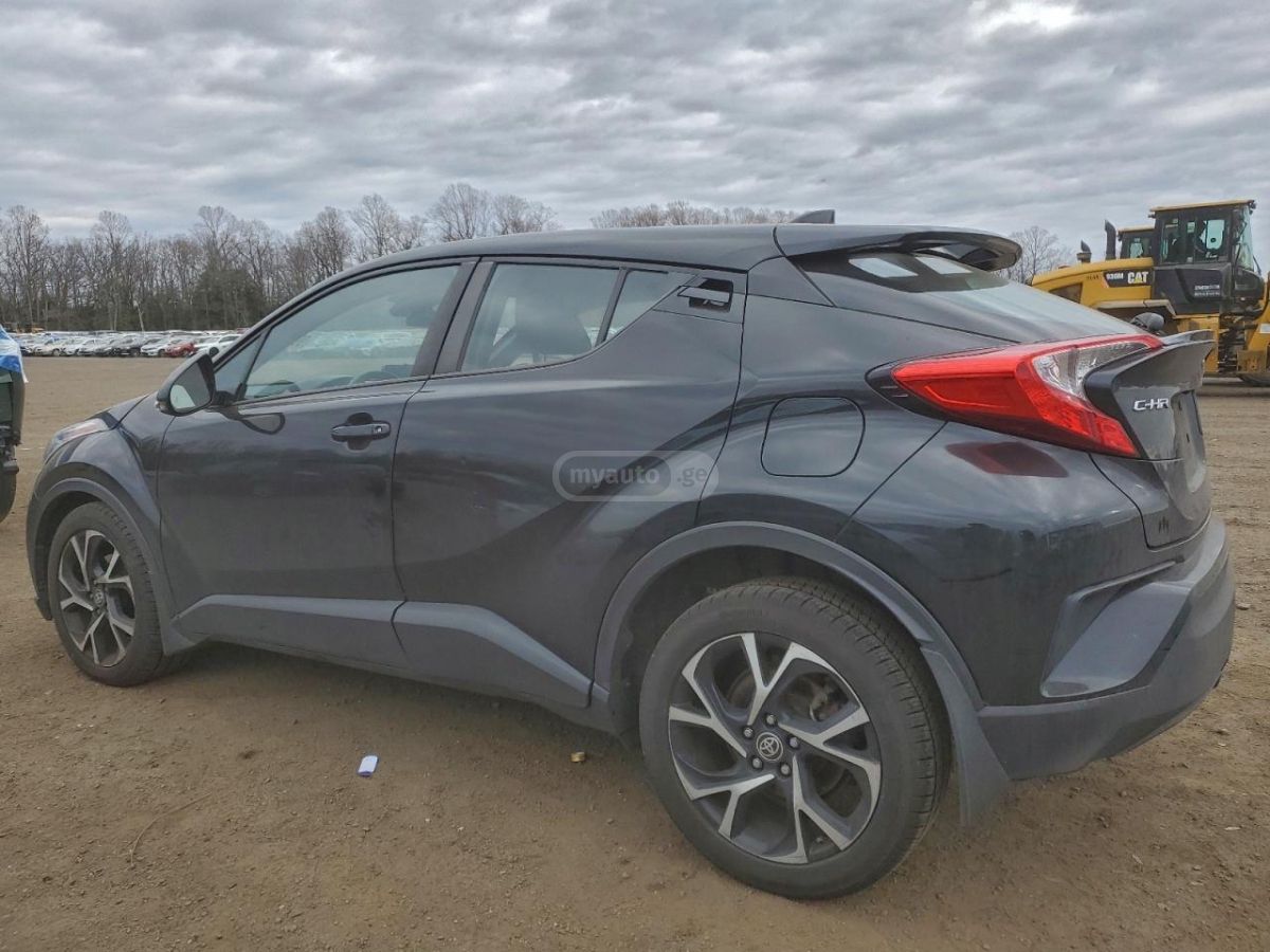 Toyota C-HR 2020 — photo 2