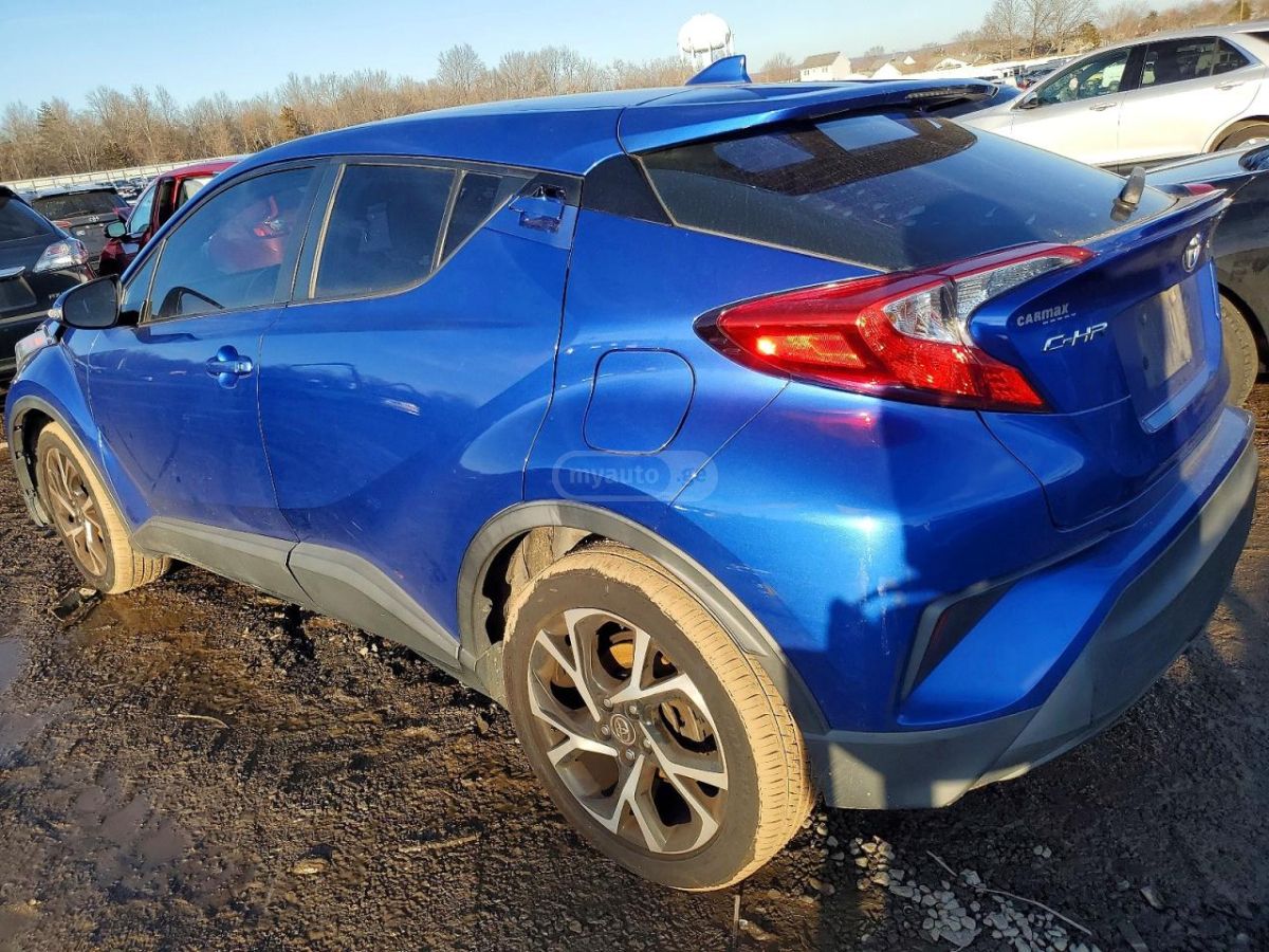 Toyota C-HR 2018 — photo 2