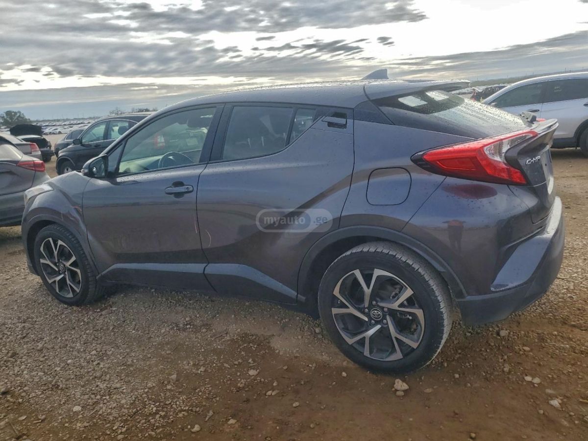 Toyota CHR 2018 — photo 2