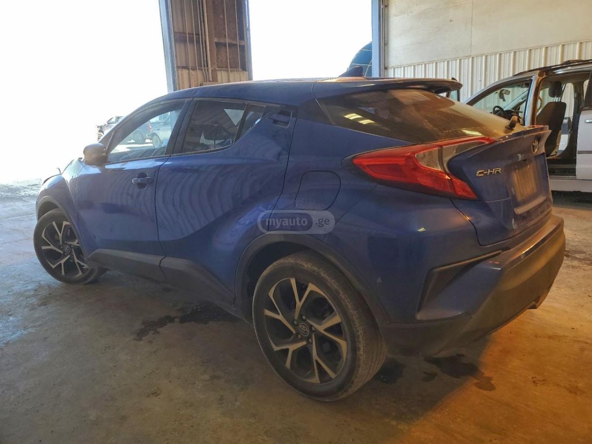 Toyota C-HR 2018 — photo 2