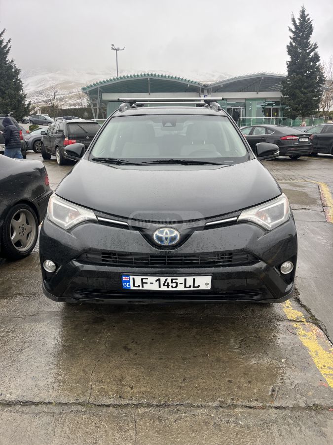 Toyota RAV4 2018 — photo 2