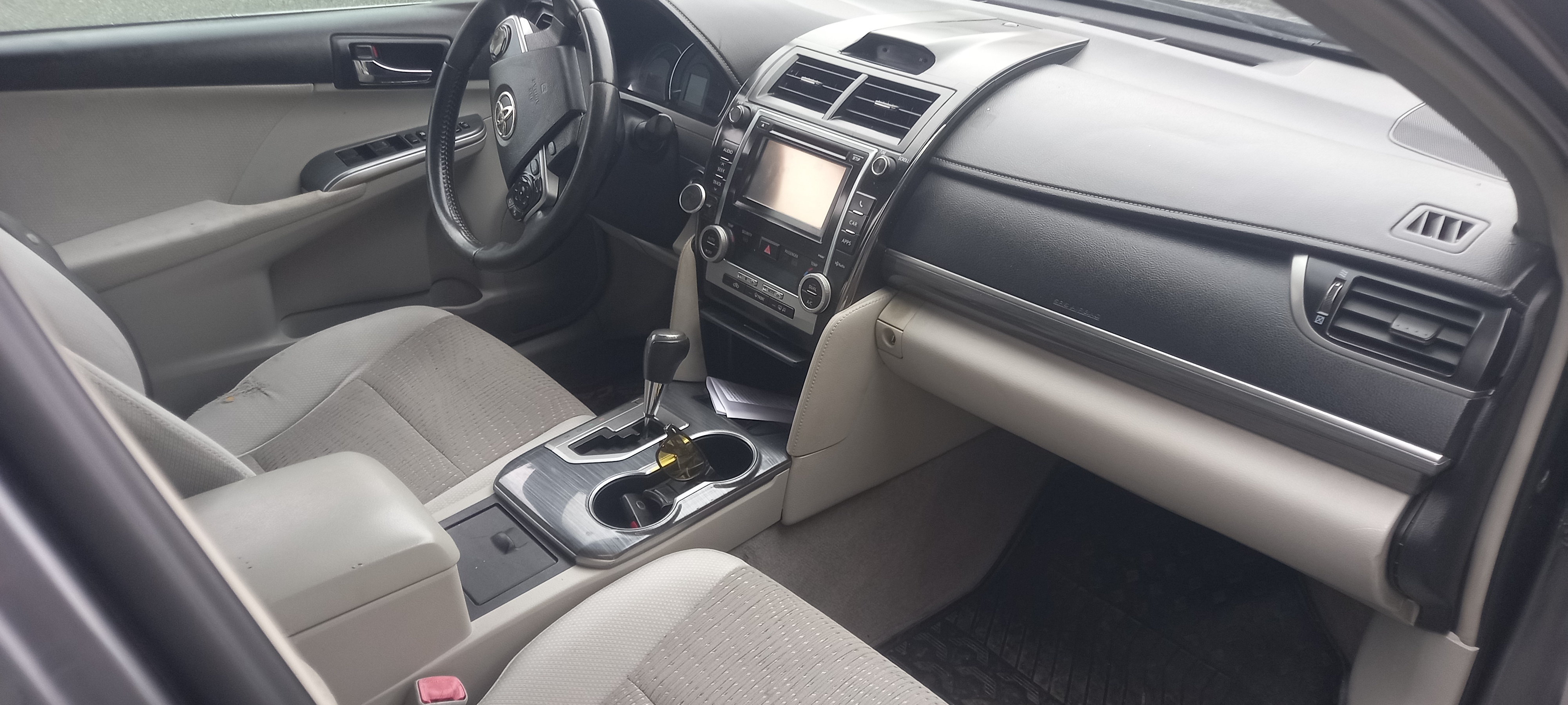 Toyota Camry 2012 — photo 2