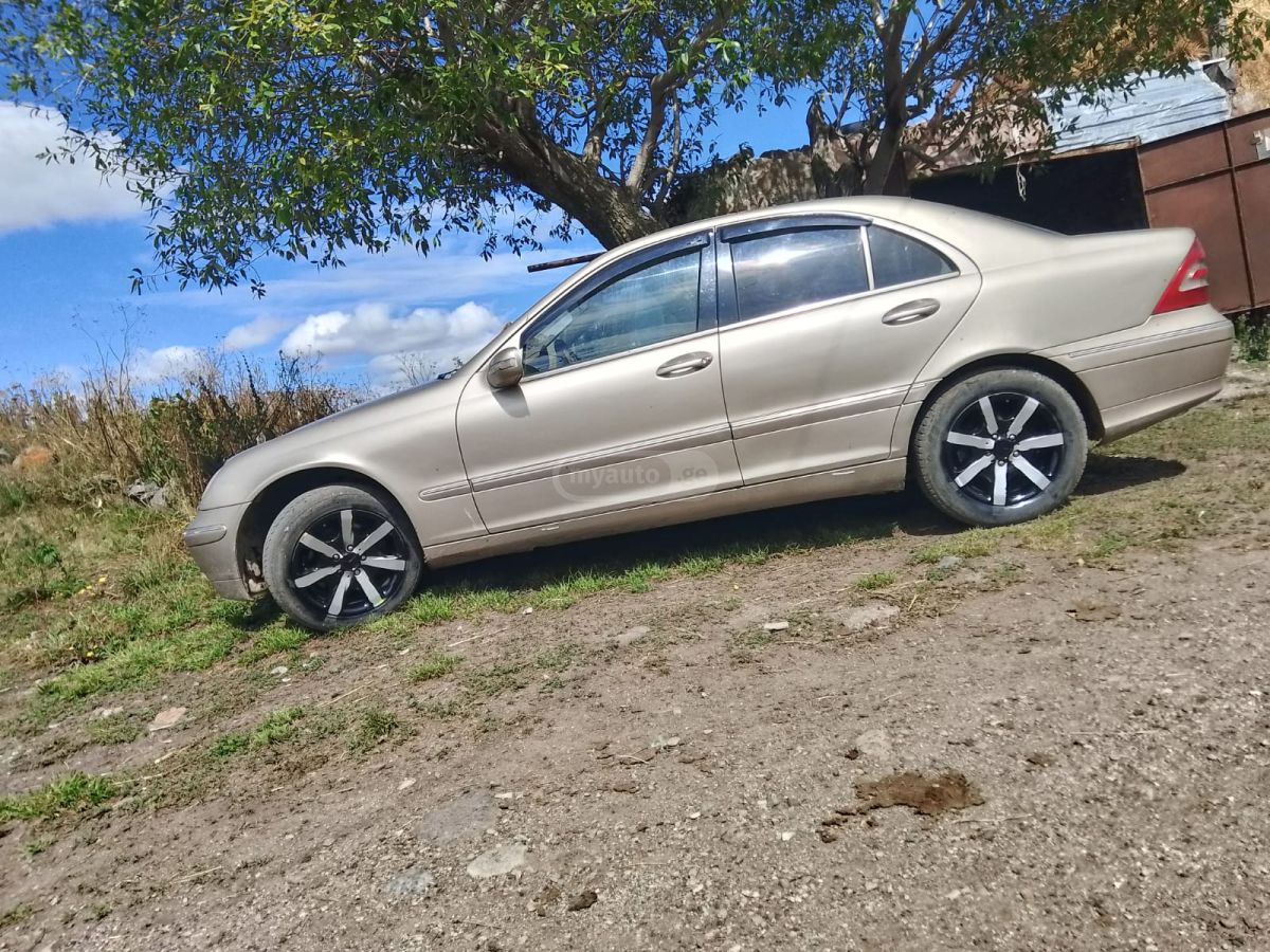 Mercedes-Benz C 320 2002 — photo 2