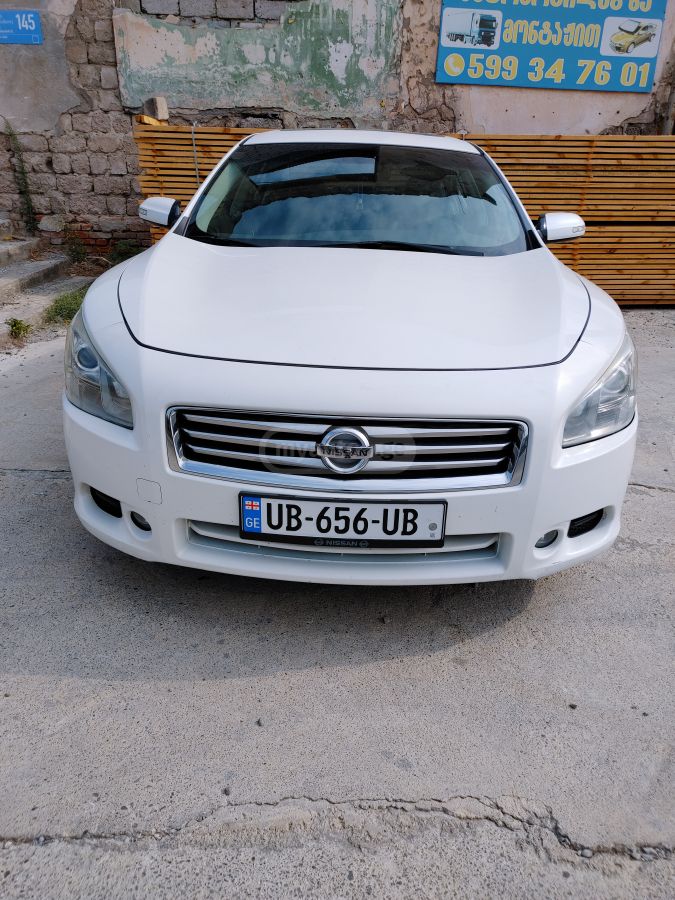 Nissan Maxima