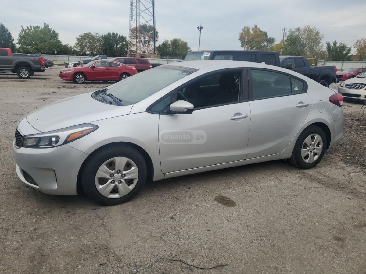 Kia Forte 2018 — photo 2