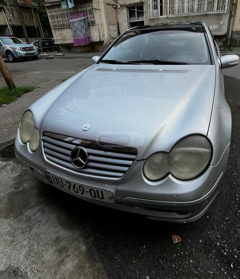 Mercedes-Benz C 200 2001 — photo 2