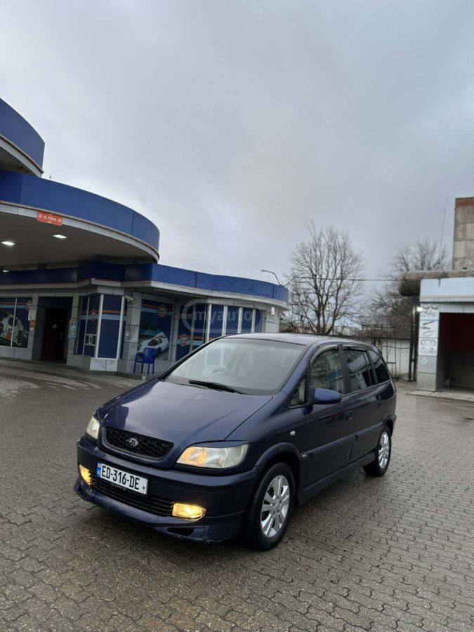 Subaru Traviq 2002 — photo 2