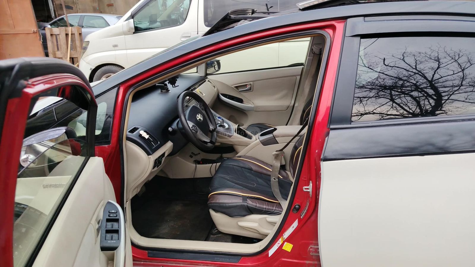 Toyota Prius 2012 — photo 2