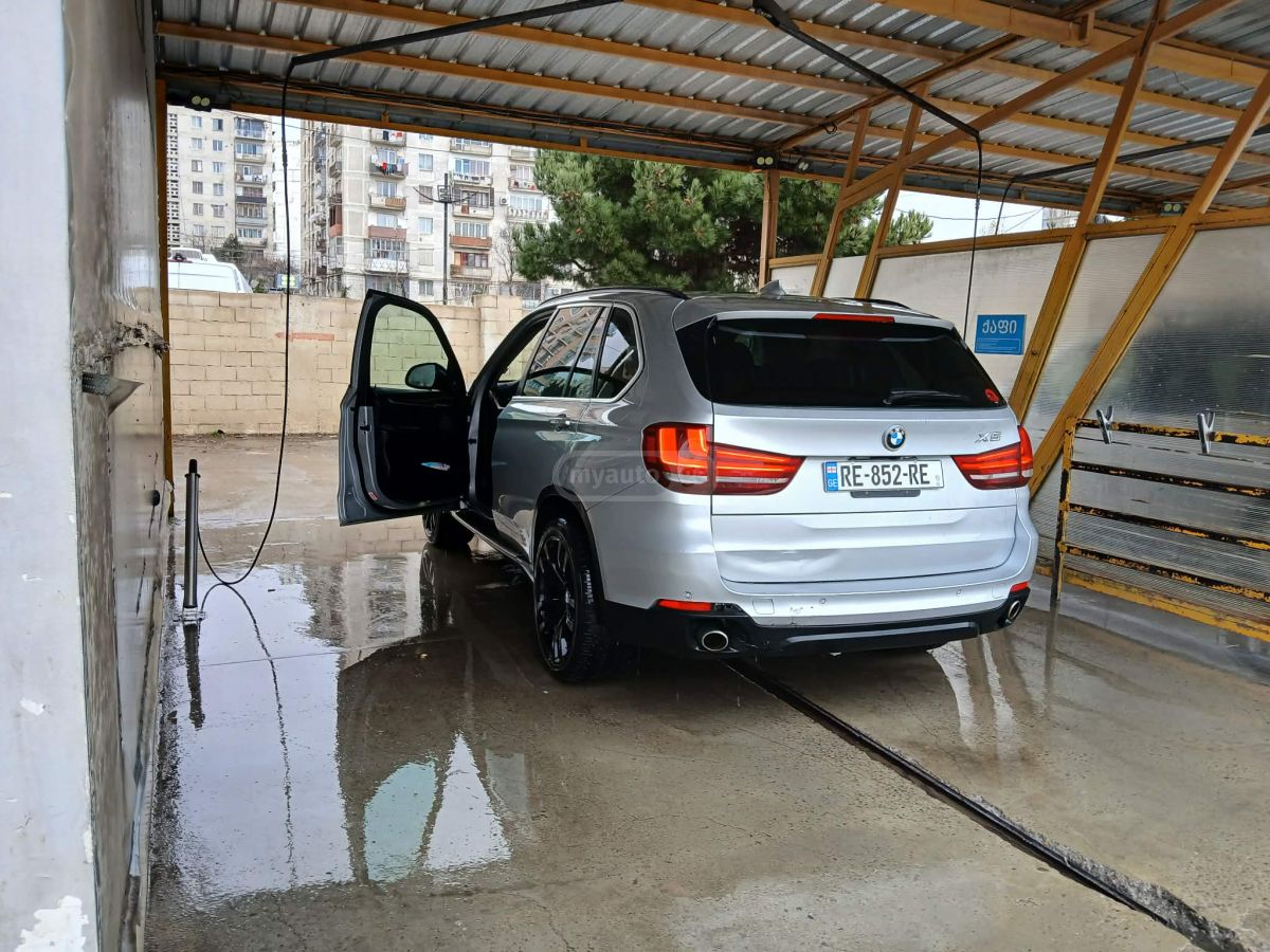 BMW X5 2015 — photo 2