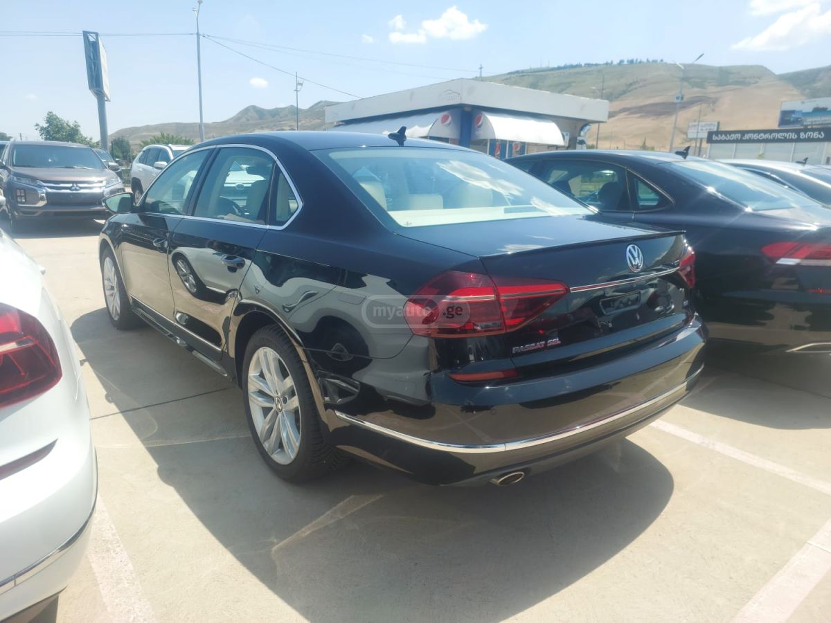 Volkswagen Passat 2017 — photo 2