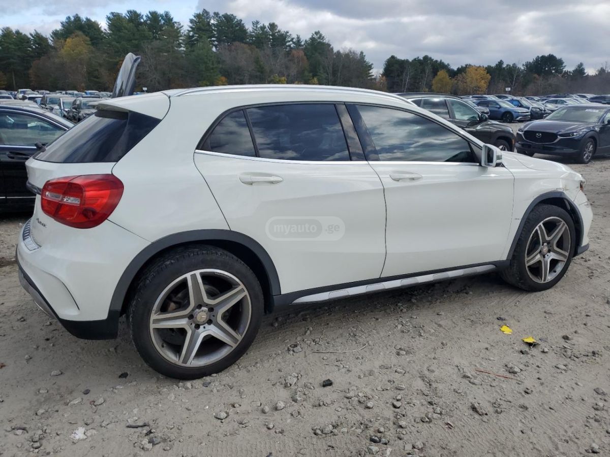 Mercedes-Benz GLA 250 2015 — photo 2