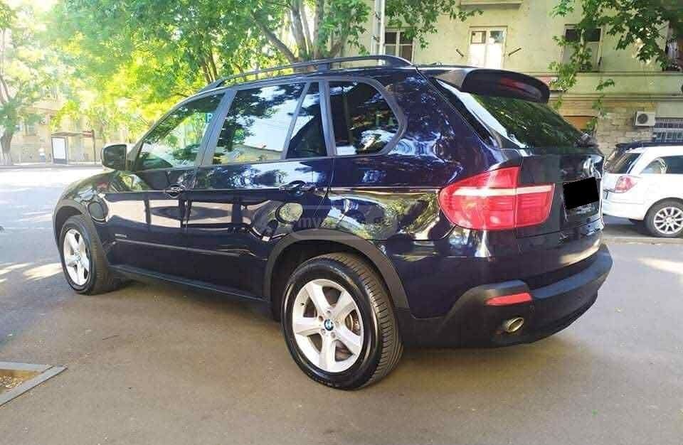 BMW X5 2011 — photo 2