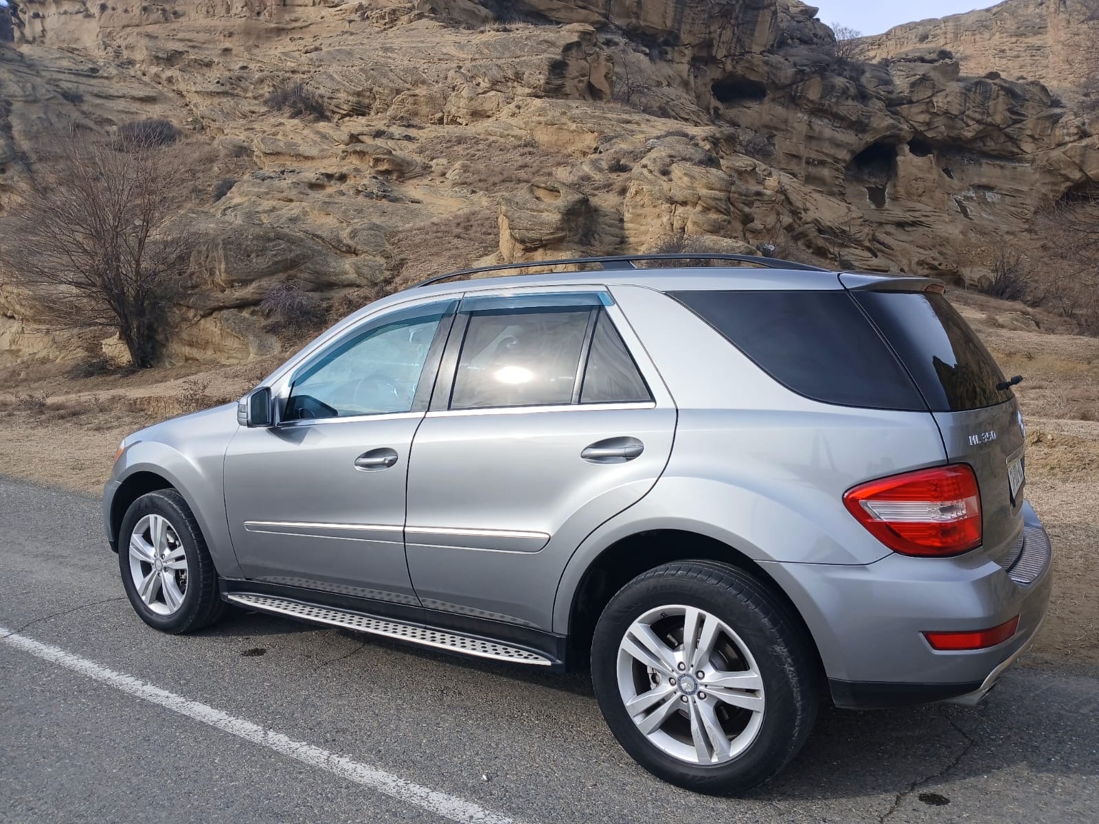 Mercedes-Benz ML 350 2011 — photo 2