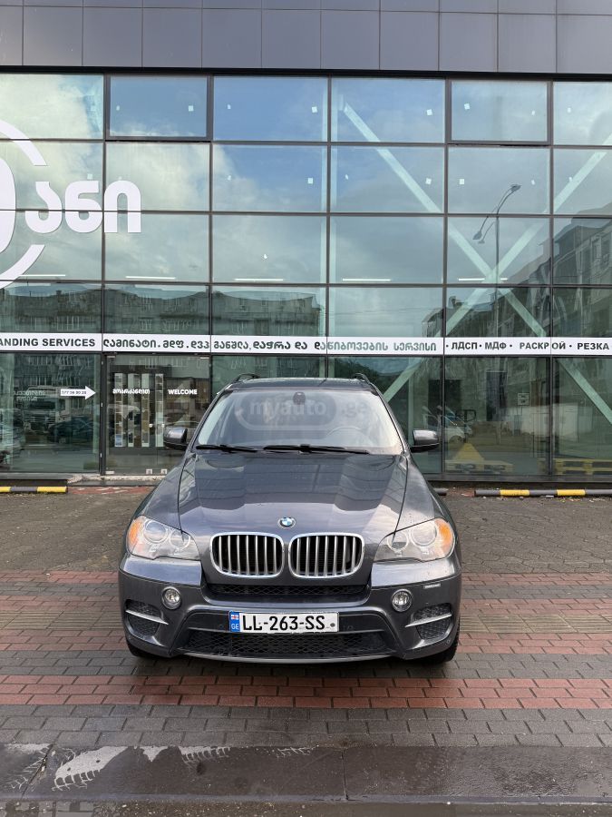 BMW X5 2012 — photo 2