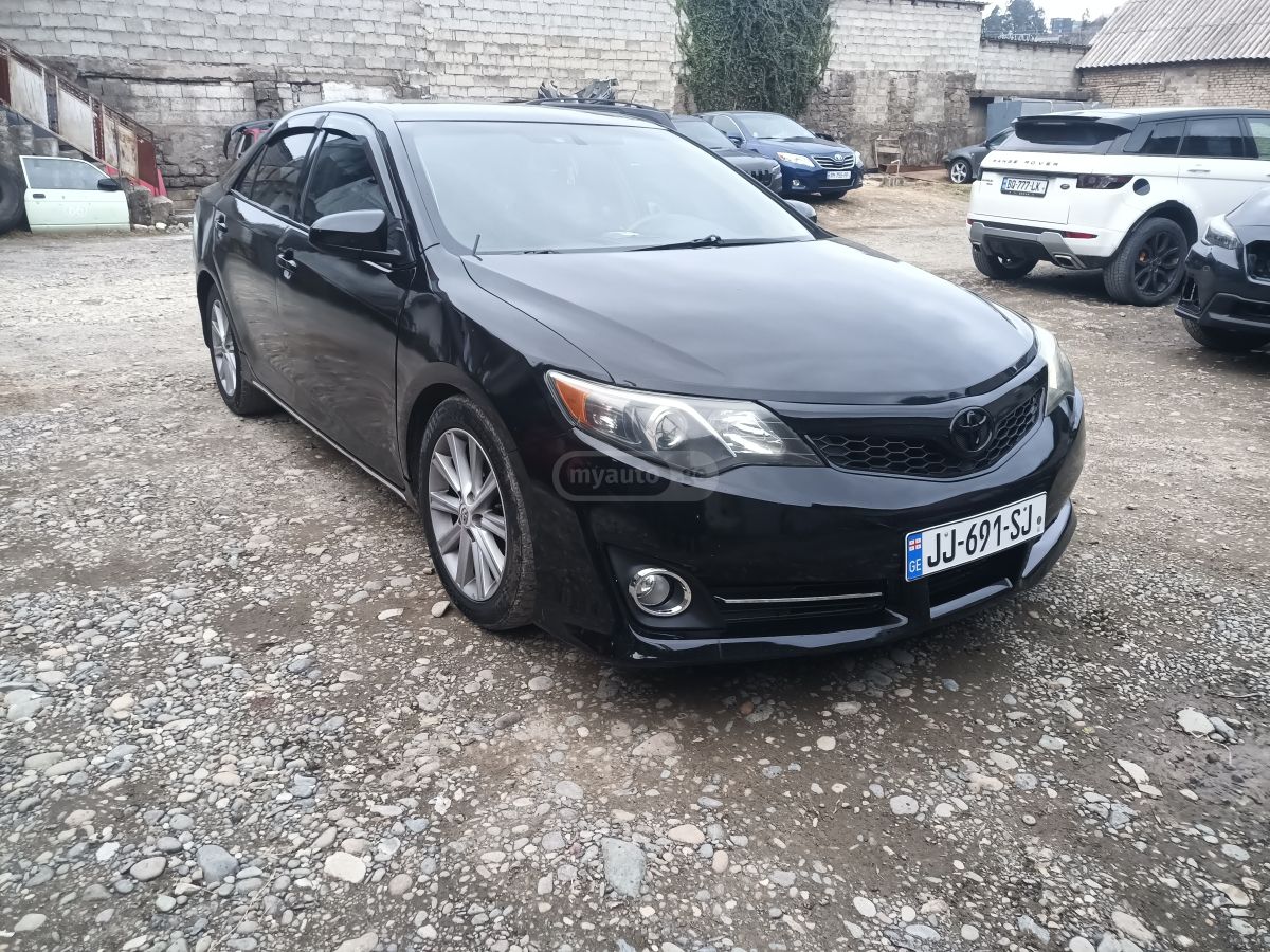 Toyota Camry 2014 — photo 2