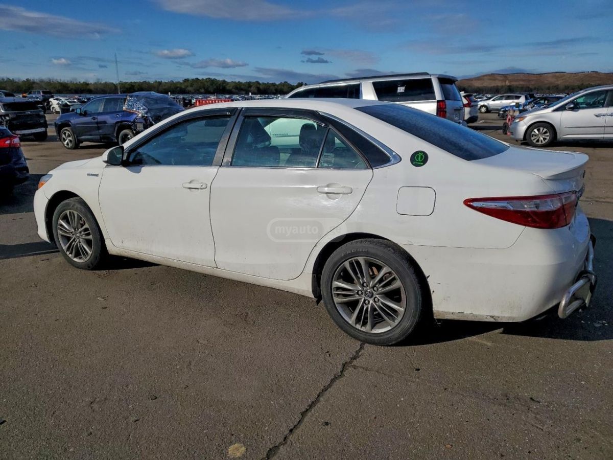 Toyota Camry 2016 — photo 2