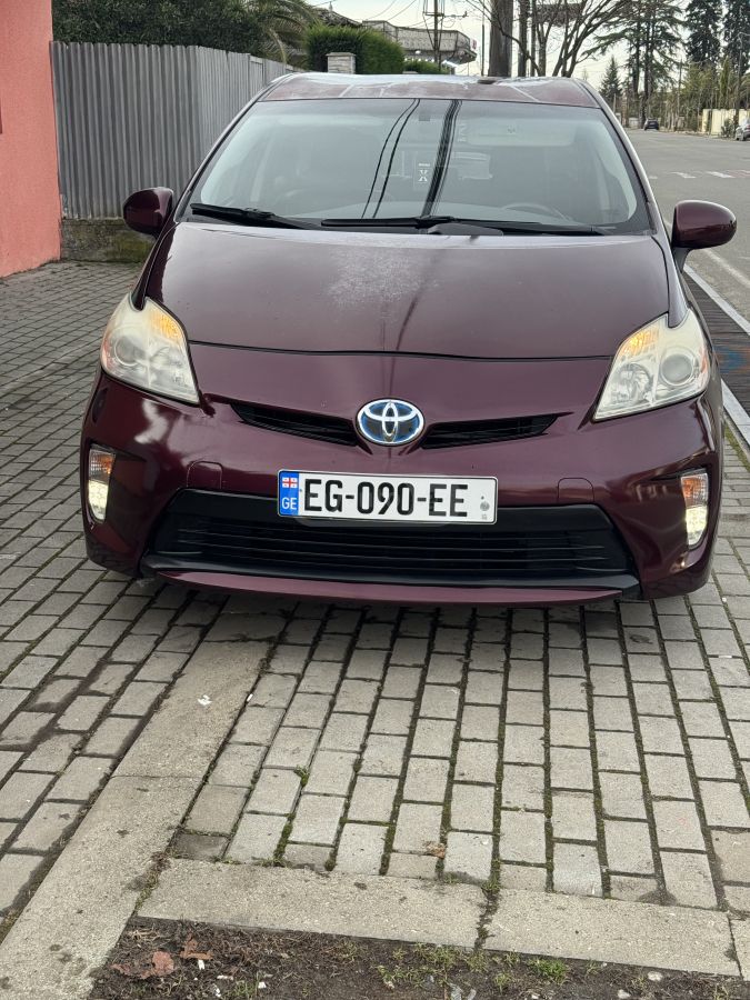 Toyota Prius 2013 — photo 2