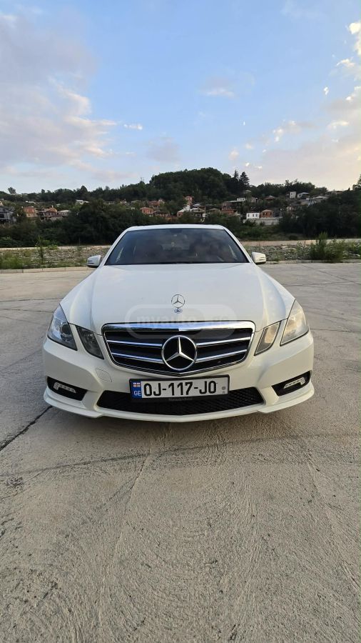 Mercedes-Benz E 350 2011 — photo 2