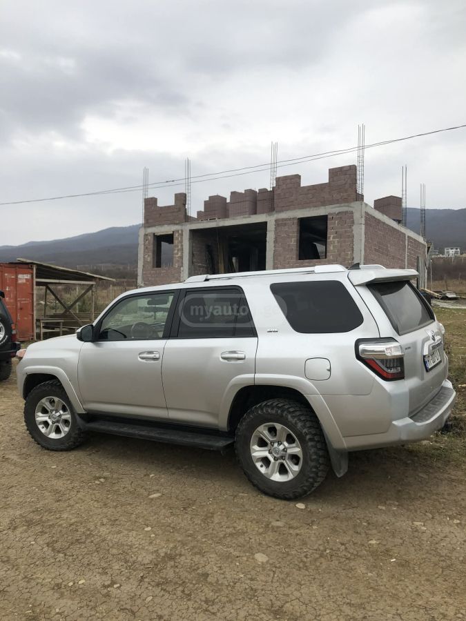 Toyota 4 Runner 2014 — photo 2