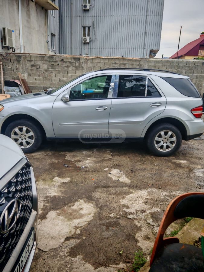 Mercedes-Benz ML 350 2005 — photo 2