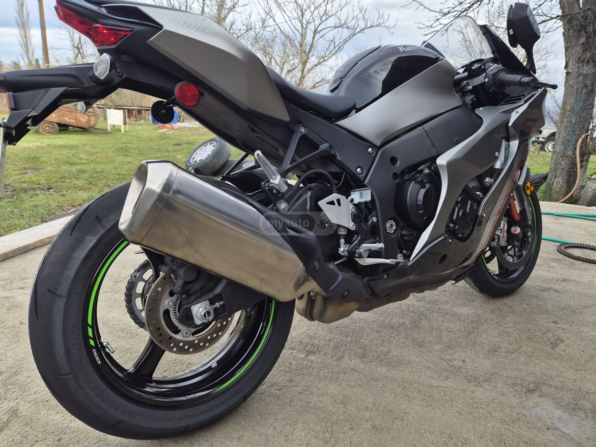 Kawasaki ZX10R 2022 — photo 2