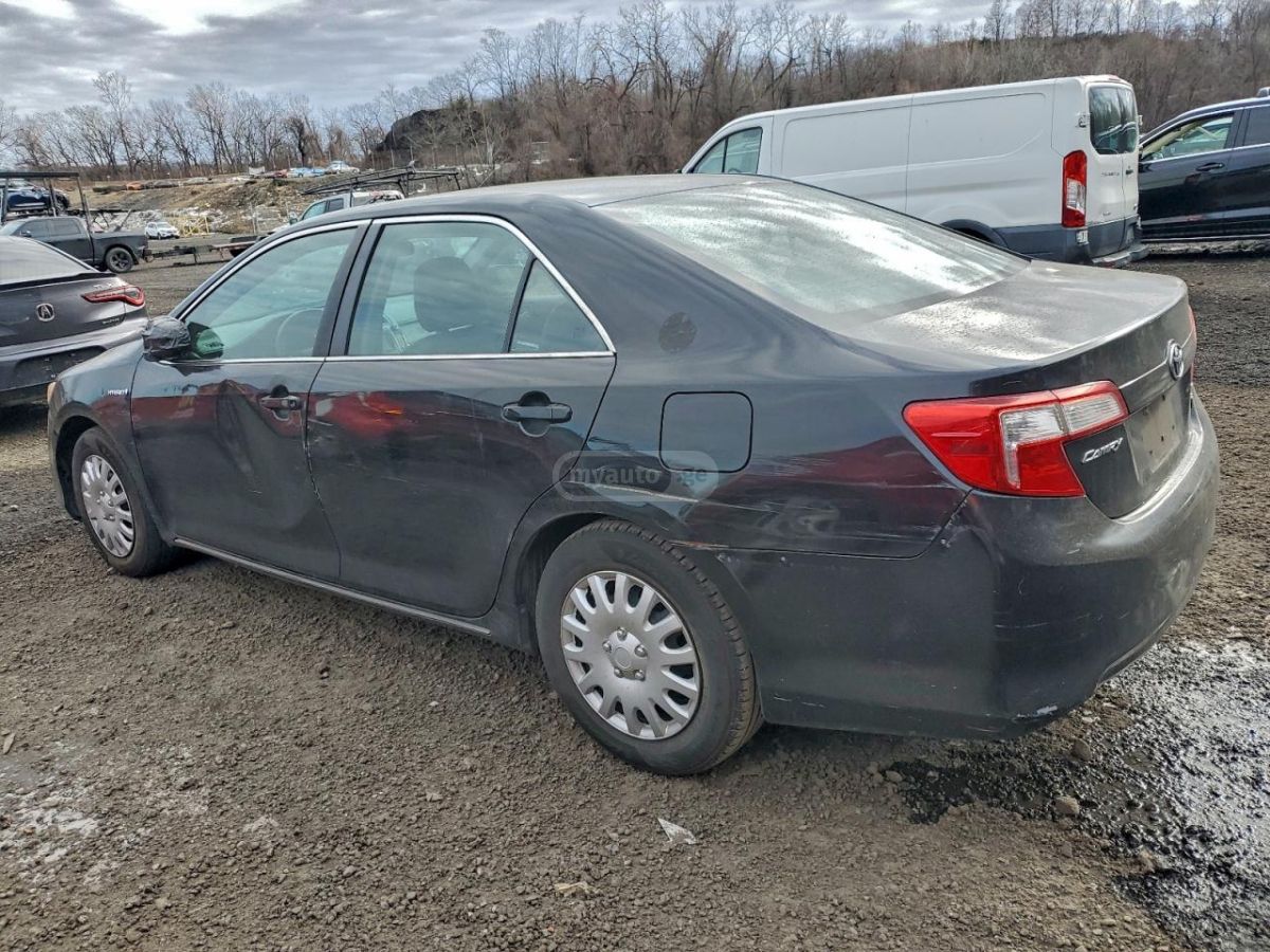 Toyota Camry 2014 — photo 2