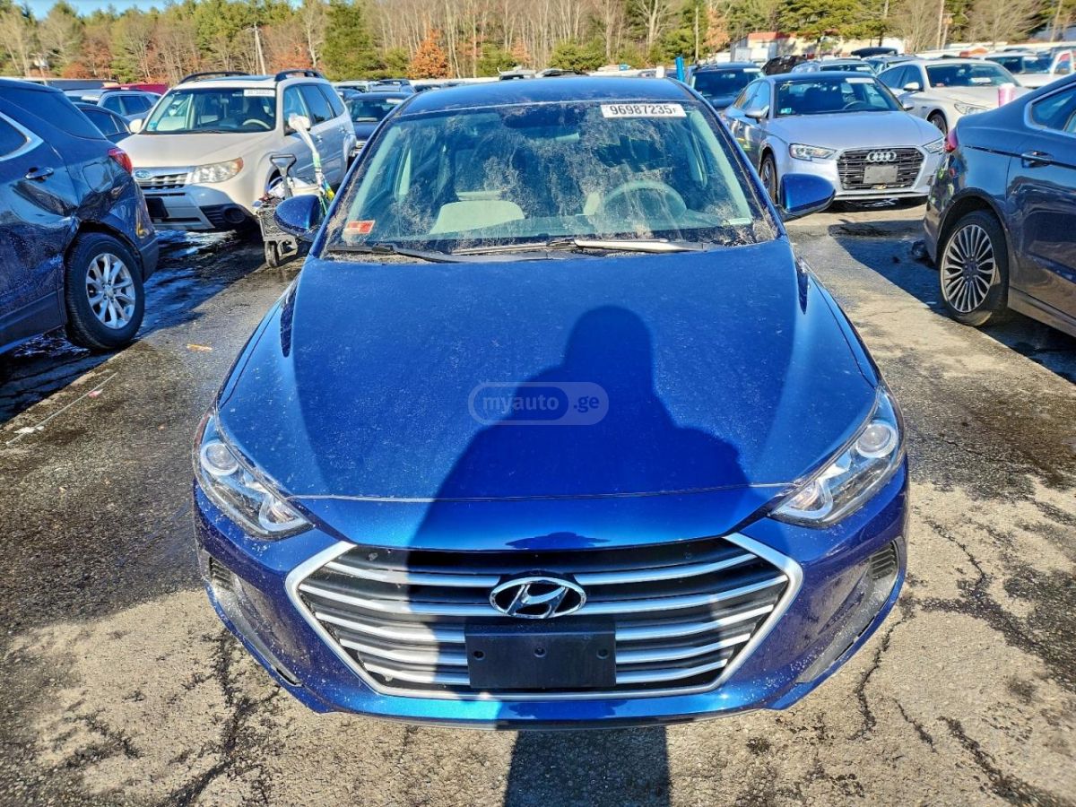 Hyundai Elantra 2018 — photo 2