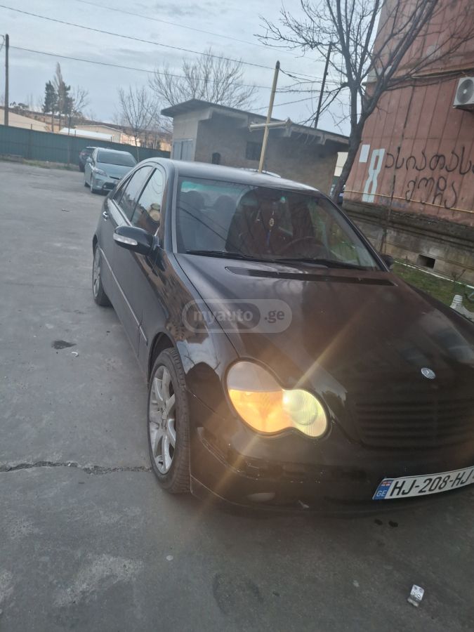 Mercedes-Benz C 240