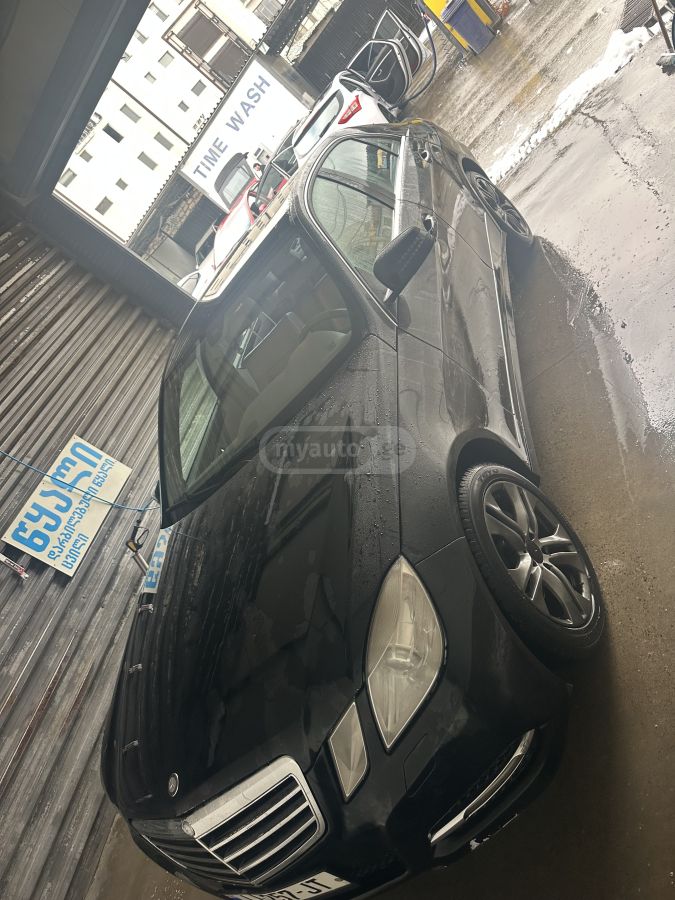 Mercedes-Benz E 220 2009 — photo 2