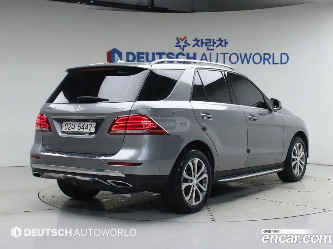 Mercedes-Benz GLE 63 AMG 2016 — photo 2