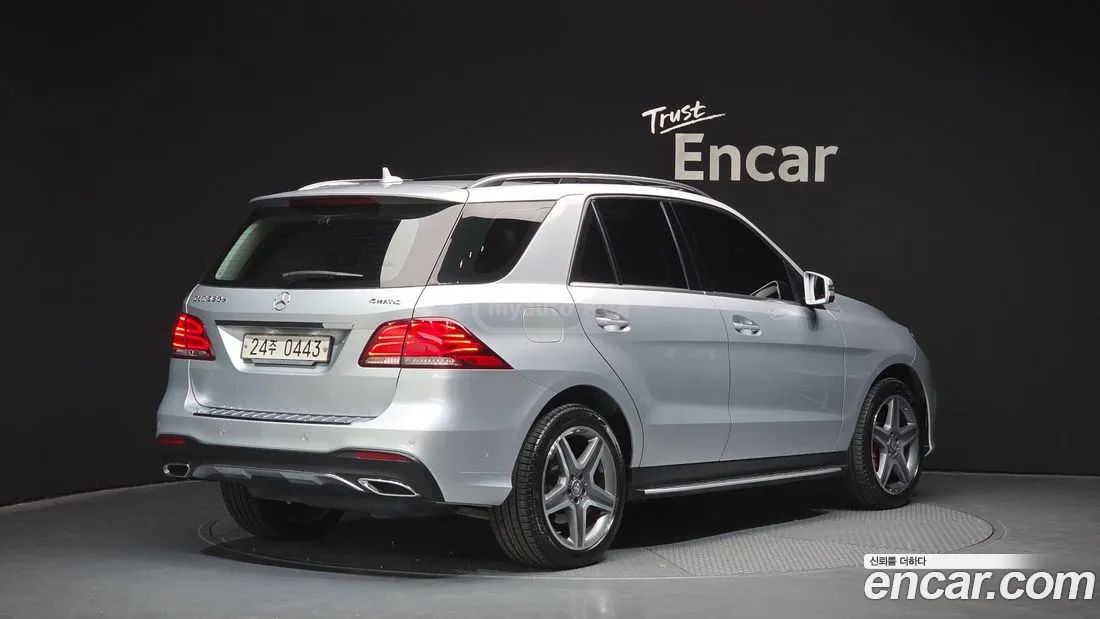 Mercedes-Benz GLE 63 AMG 2016 — photo 2