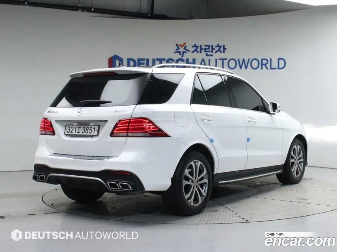 Mercedes-Benz GLE 63 AMG 2016 — photo 2
