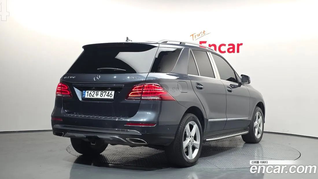 Mercedes-Benz GLE 63 AMG 2016 — photo 2